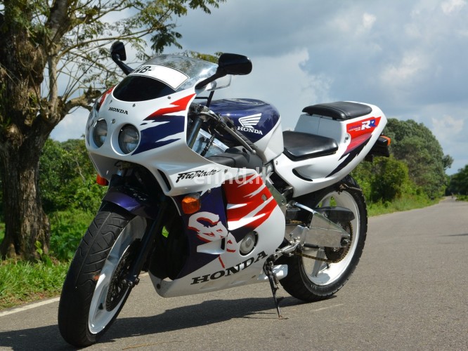 Honda Cbr Motor Bikes Price In Sri Lanka 2019 Efind Lk