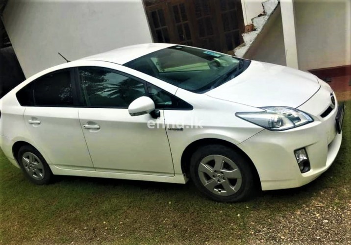 Toyota Prius 2010 3rd generation for sale in Kandy Sri Lanka | efind.lk